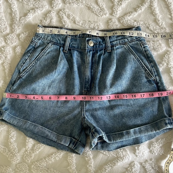 AMERICAN EAGLE High Rise Mom Short Pleated Cuffed Jean Shorts Denim Size  2 - Picture 10 of 12